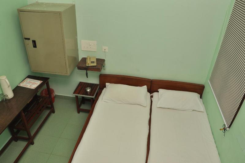 VALLI HOTEL - image 1
