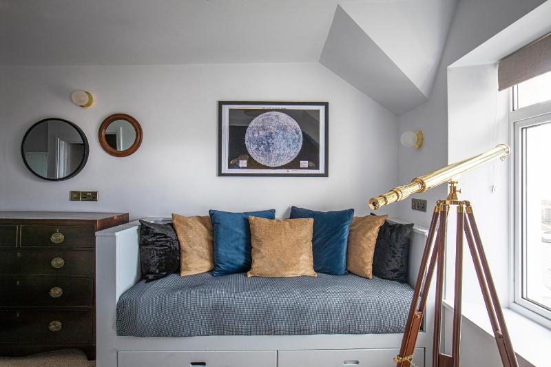 Sea View King Suite   image 3