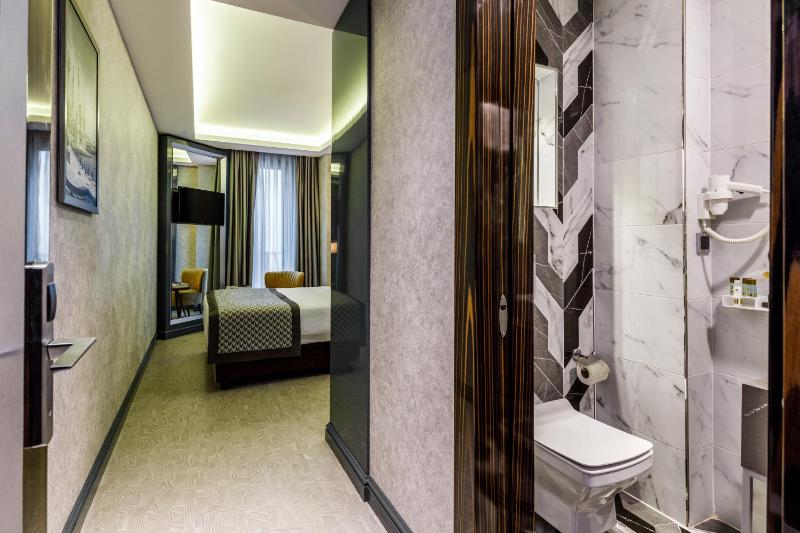 Superior Double or Twin Room image 2