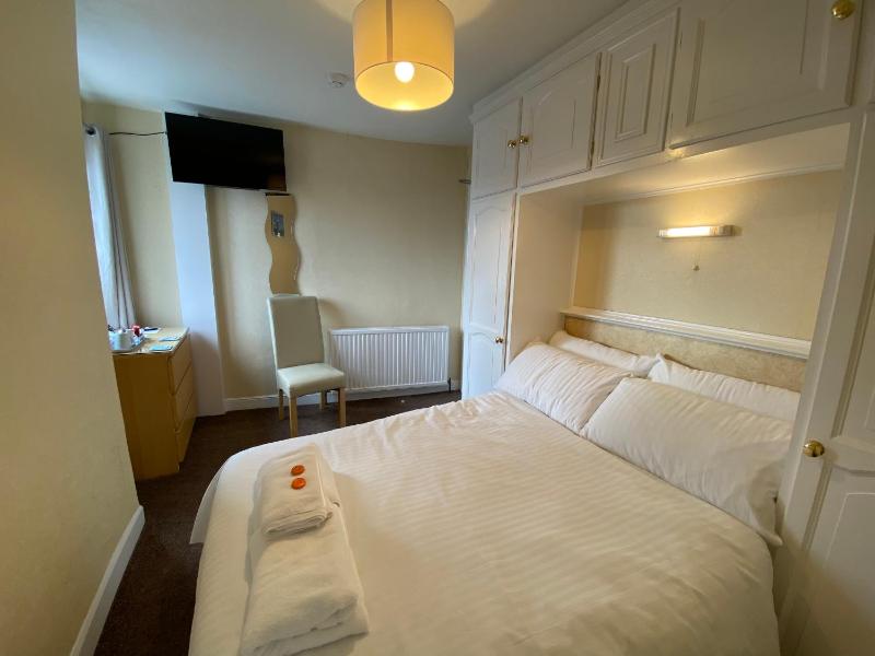 Small Double Room - Third Floor image 3