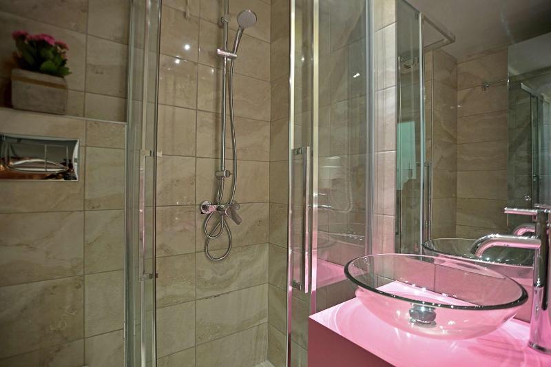 Standard Design Twin Room Non Smoking image 4