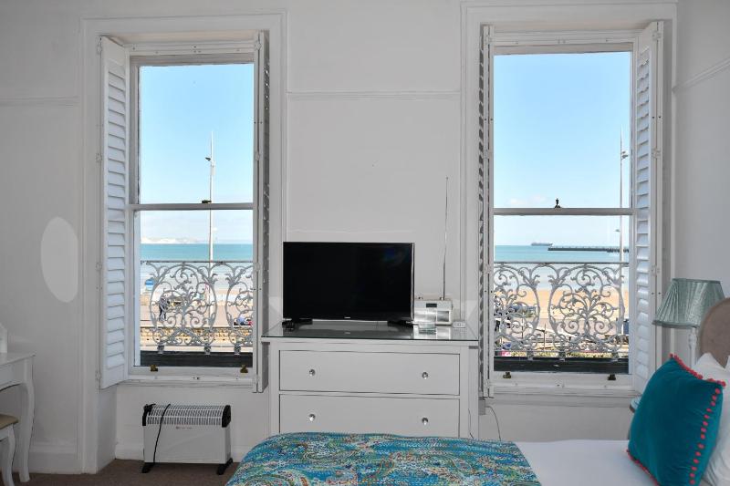 Deluxe King Room image 1