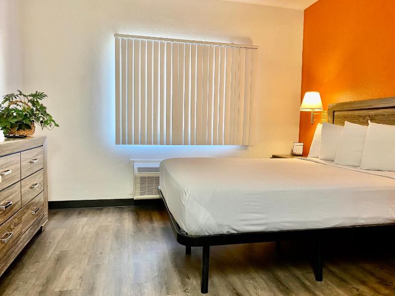 Queen Suite image 3