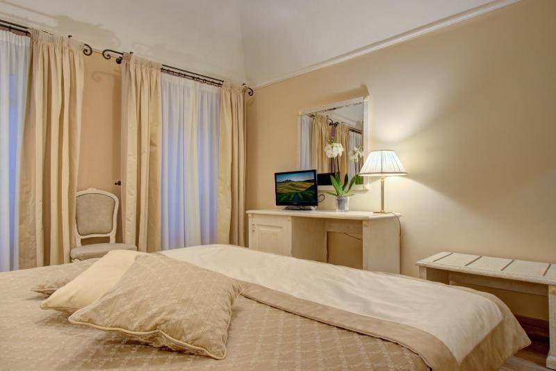 Double or Twin Room image 4