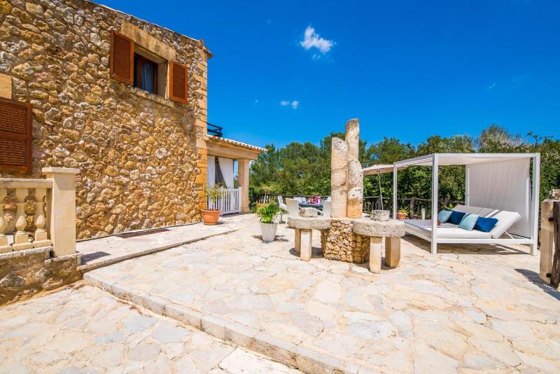 Ideal Property Mallorca - La Caseta - image 10