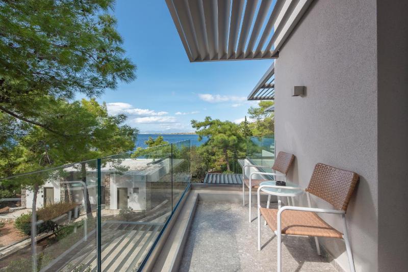 Deluxe Double or Twin Room with Sea View image 2