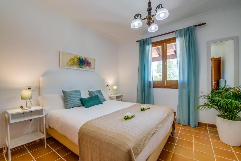 Ideal Property Mallorca - La Caseta - image 3