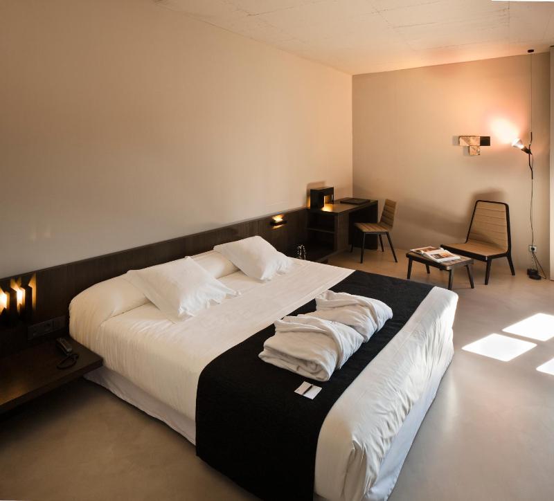 Executive Double or Twin Room image 4
