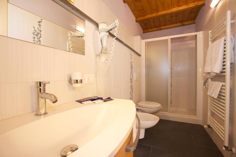 One-Bedroom Apartment with Balcony image 2