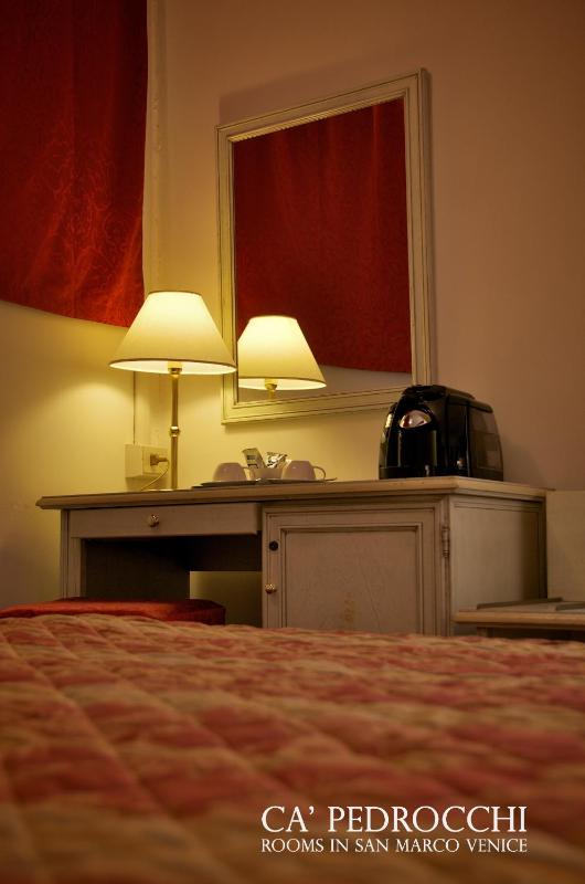 Single Room image 3