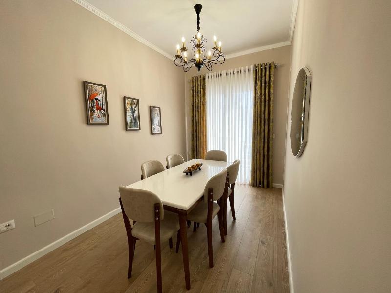 Joni & Joy Center Apartment - image 5