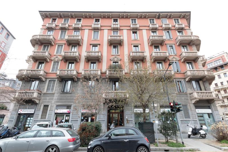 One-Bedroom Apartment image 3