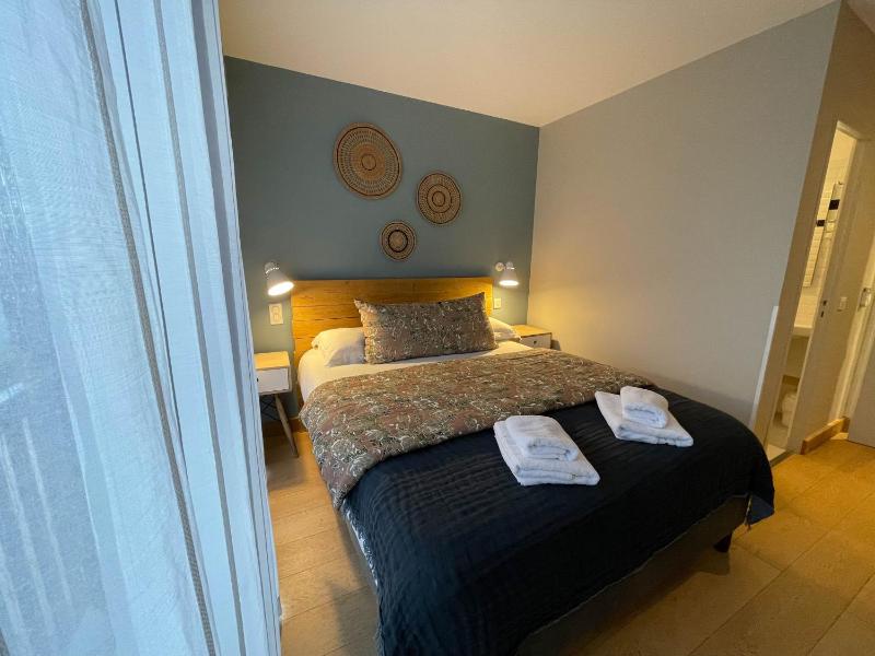 Double Room with Shower - Old City View image 3