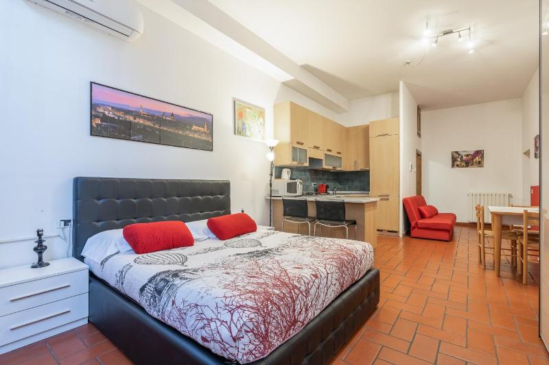 Studio Apartment image 1