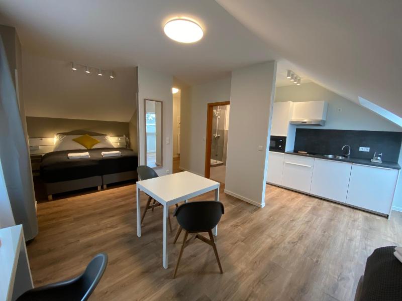 Triple Room with Private Bathroom image 1