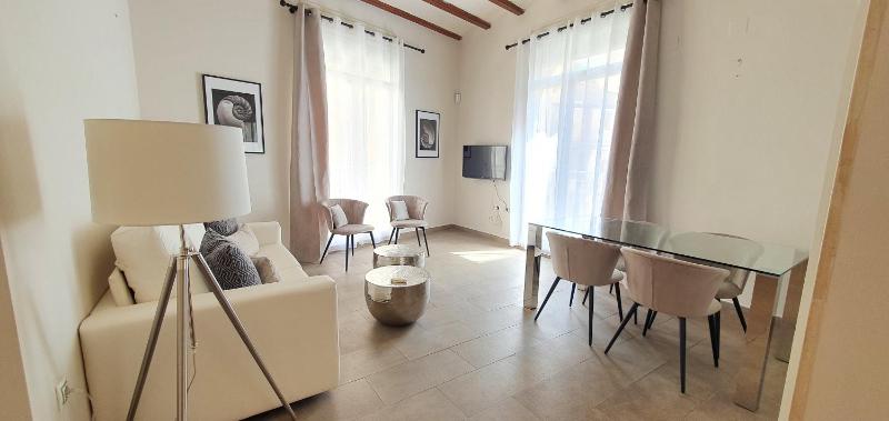 Two-Bedroom Apartment with Balcony (5 Adults) image 1