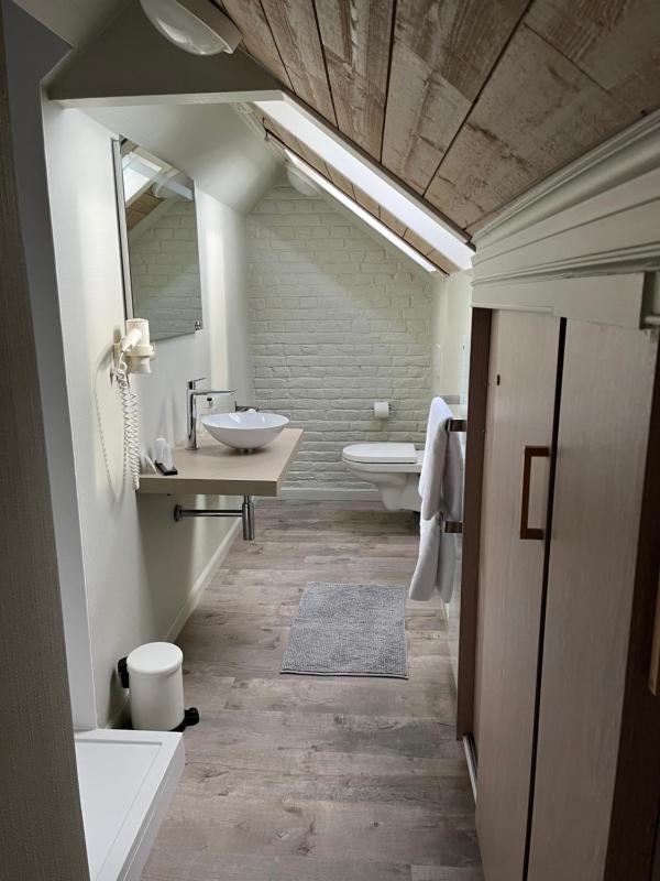 Budget Double or Twin Room image 1