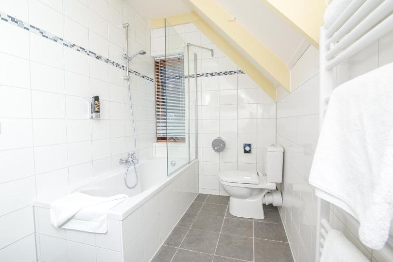 Double Room with Balcony image 3