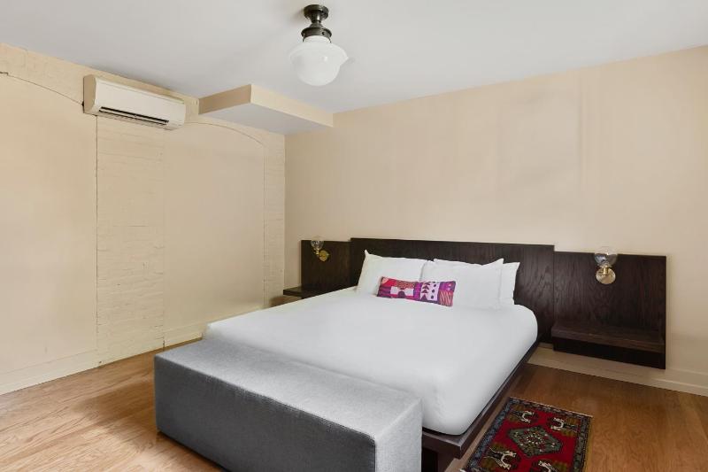 King Suite image 4