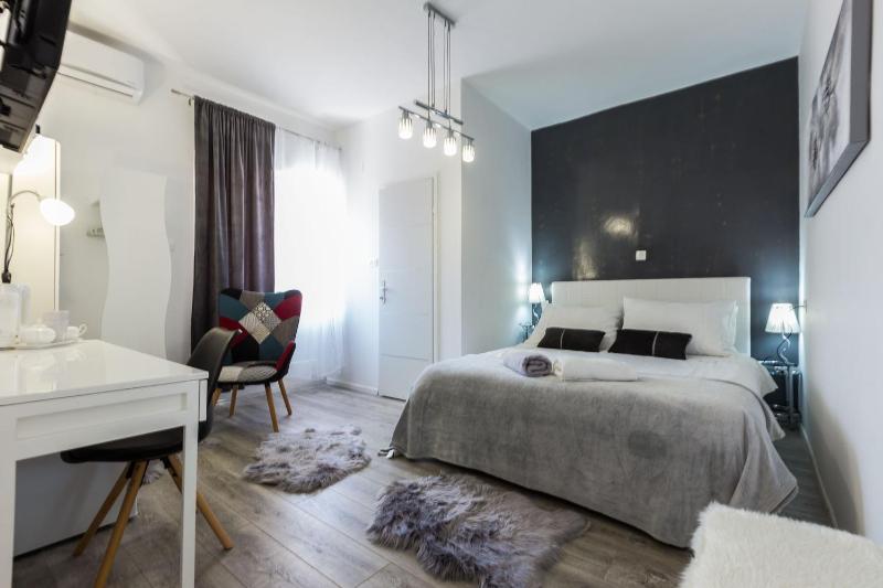 Double Room image 1