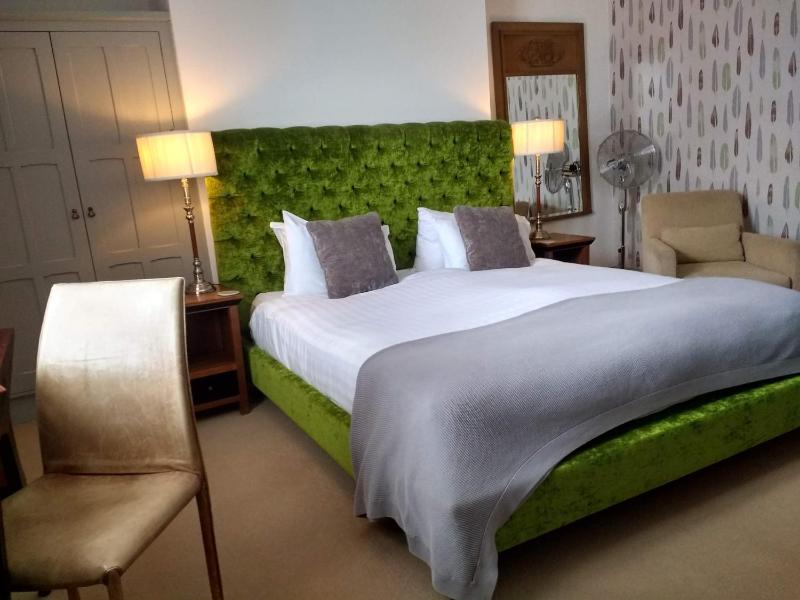 Superior Double Room image 3