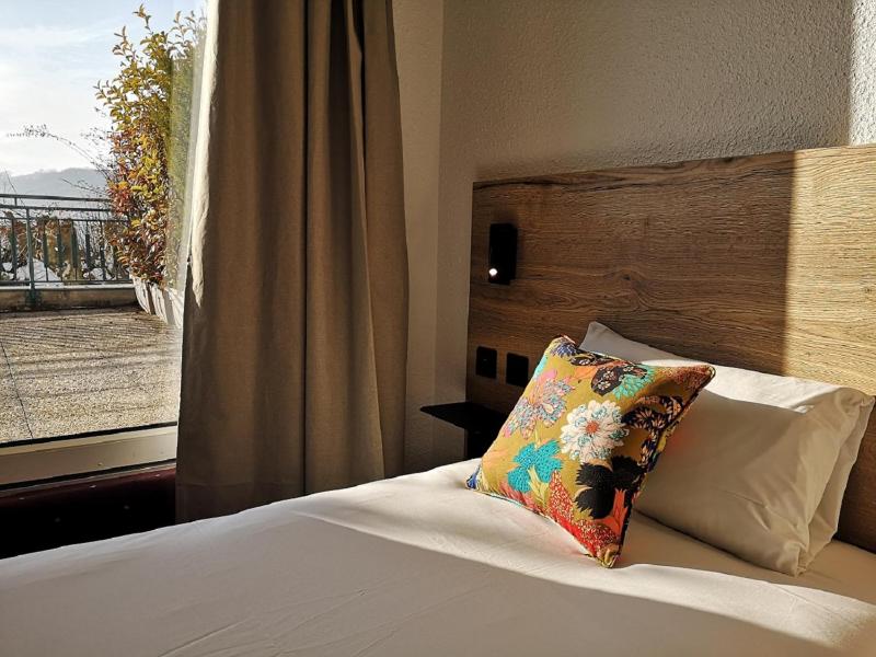Classic Room with Terrace image 4