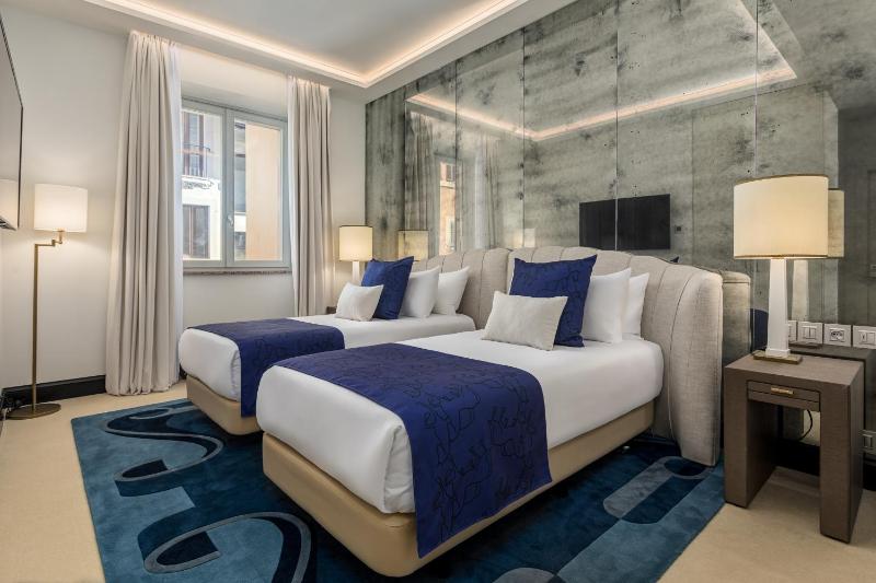 Deluxe Double or Twin Room image 3