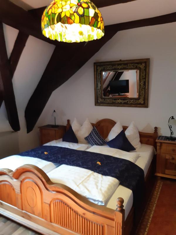 Double Room image 3