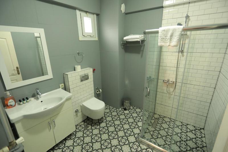 Deluxe Family Room image 2