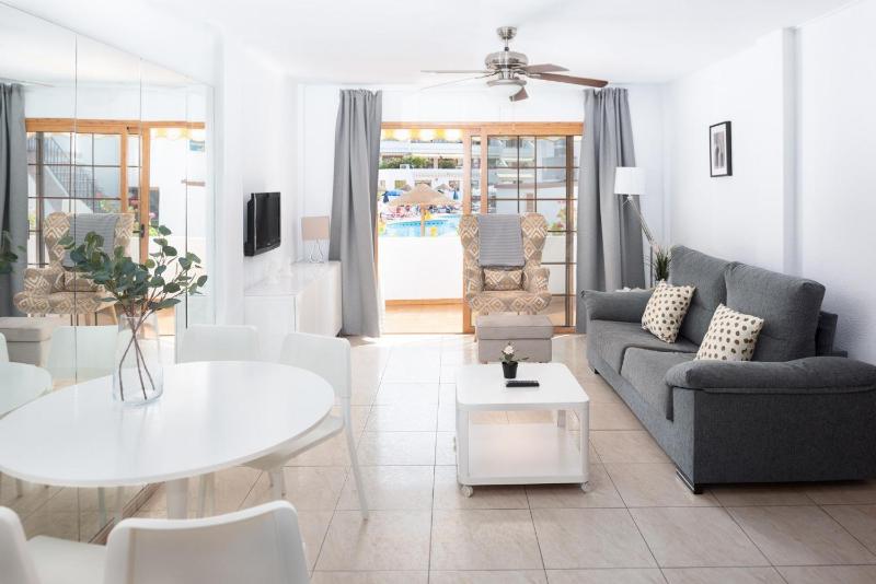 Two-Bedroom Apartment (6 Adults) image 2