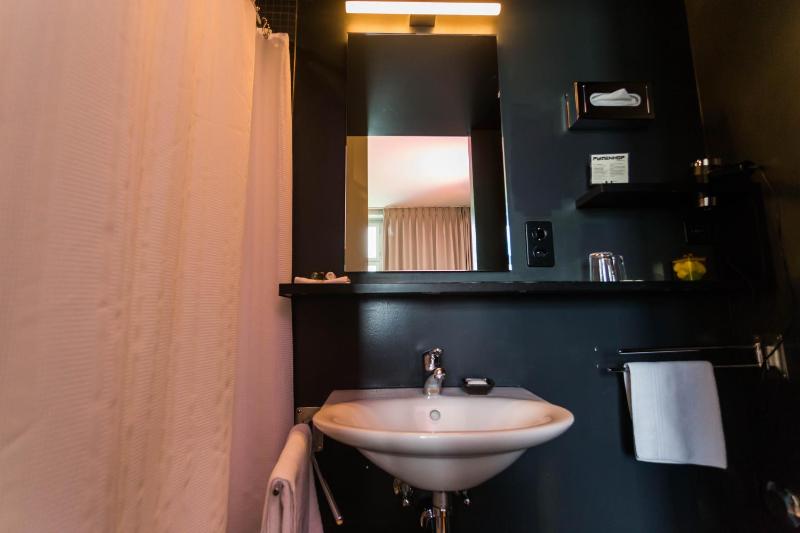 Classic Double Room image 1