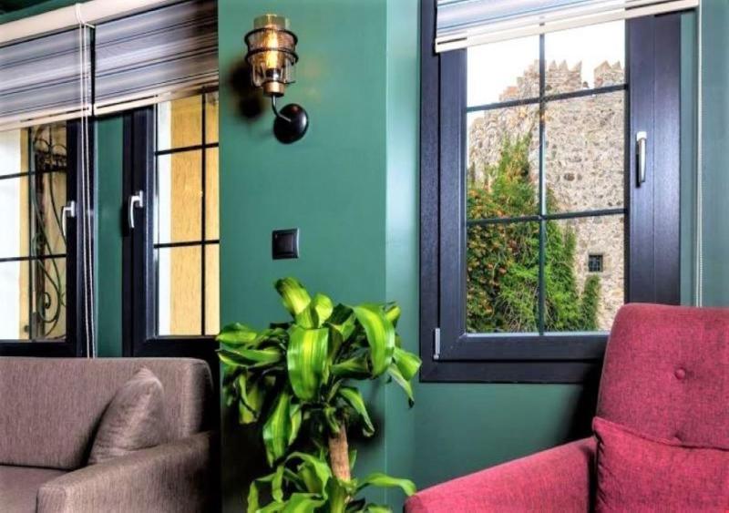 Deluxe Double Room with Castle View image 2