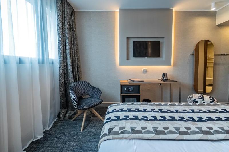 Superior Double Room image 3