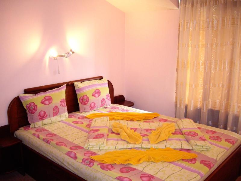 One-Bedroom Suite with Balcony image 3