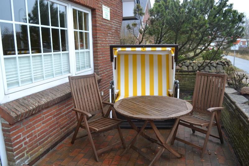 One-Bedroom Apartment image 2