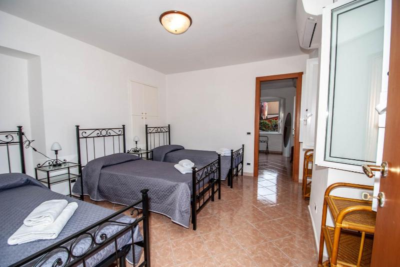 Apartment with Sea View, Via Rollandi 84 image 2