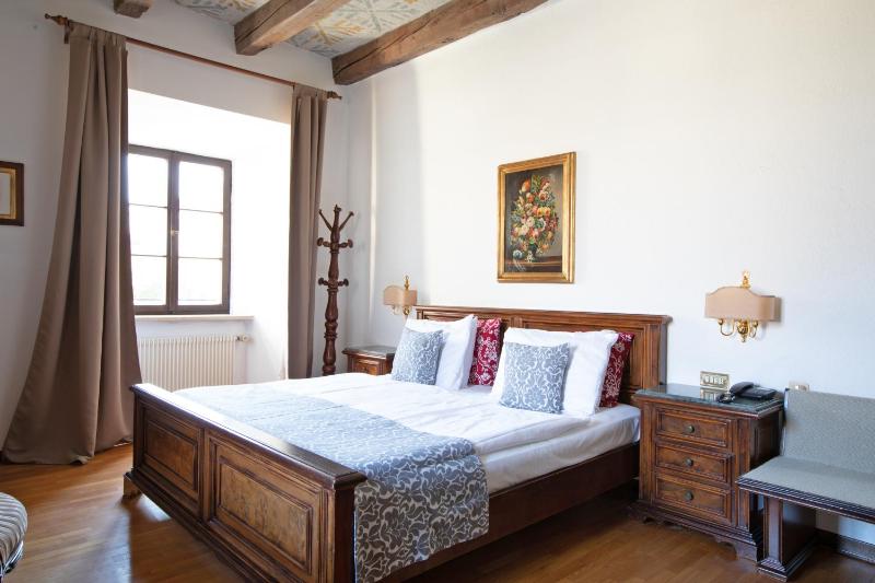 Elegance Double Room image 1