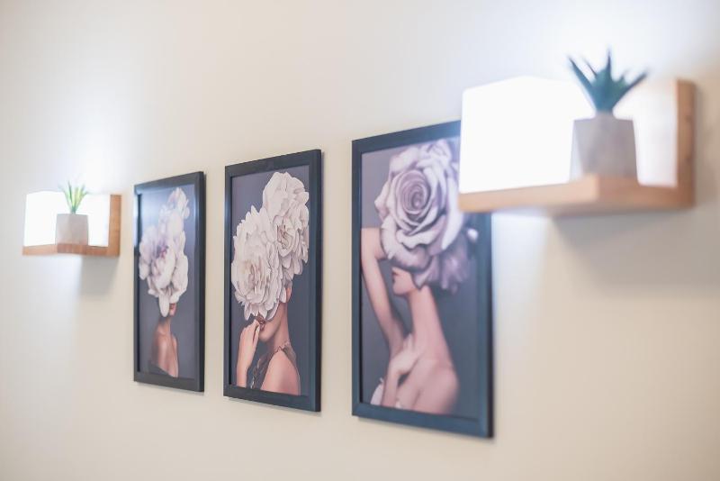 One-Bedroom Apartment image 4