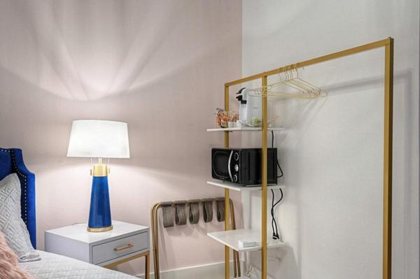 Room 2 Oleander Hotel Walk to Cruise Terminal Restaurants & The Strand - image 19