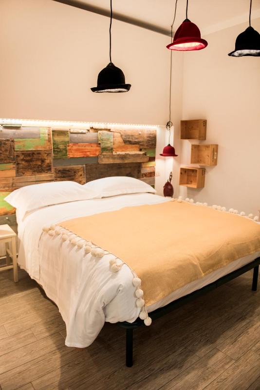 Double Room with City View image 4