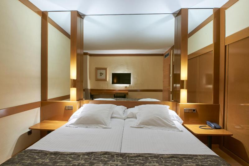 Twin Room Single Use image 1
