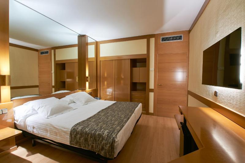 Twin Room Single Use image 4