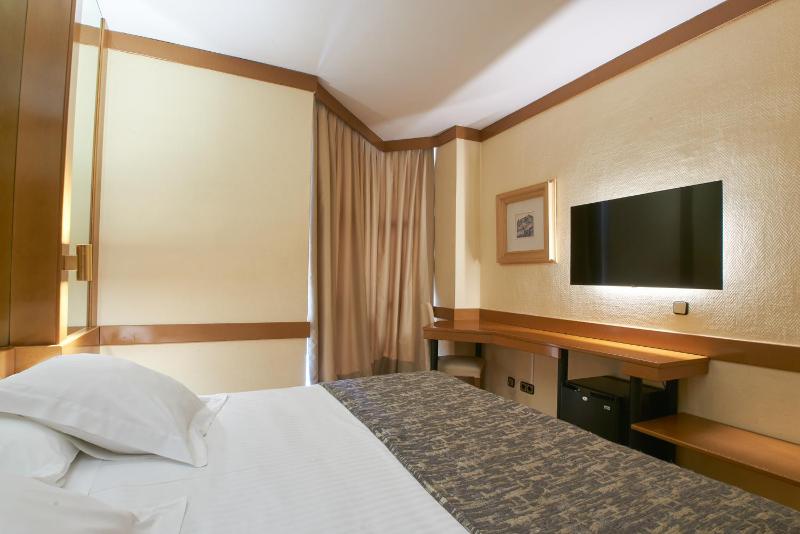 Twin Room Single Use image 3