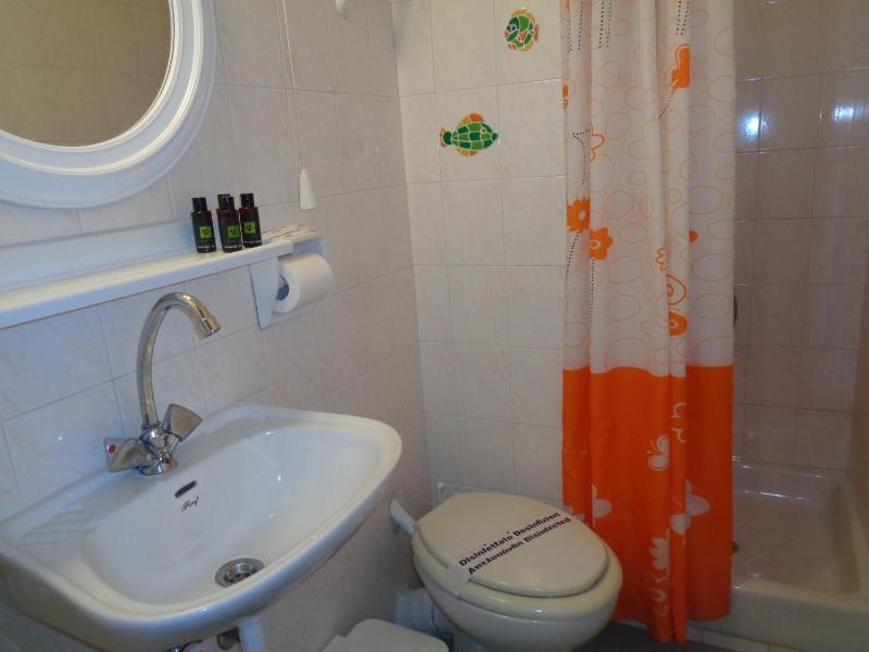 Family Apartment Two-Bedroom with Balcony and Sea View image 4