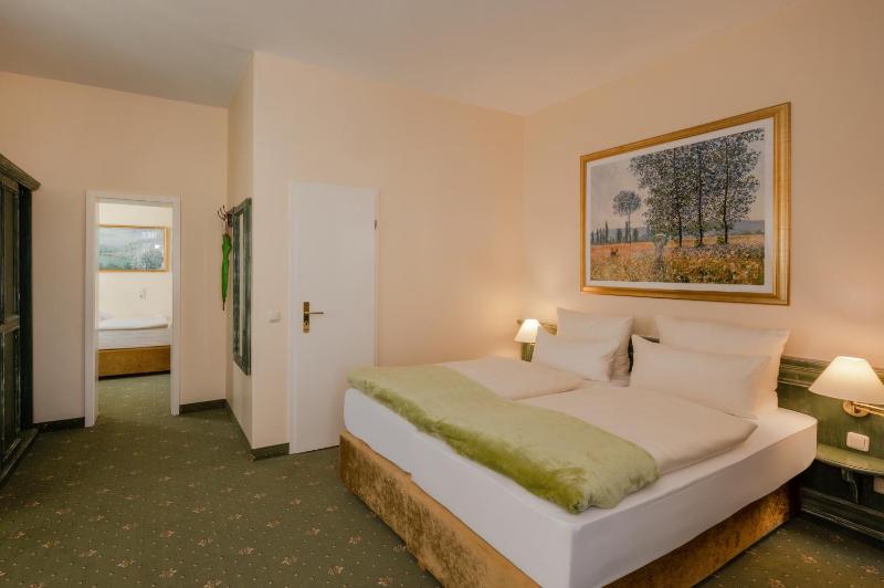 Double Room - Land Side image 2