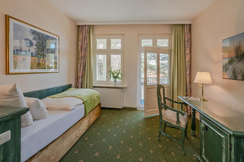 Single Room image 3