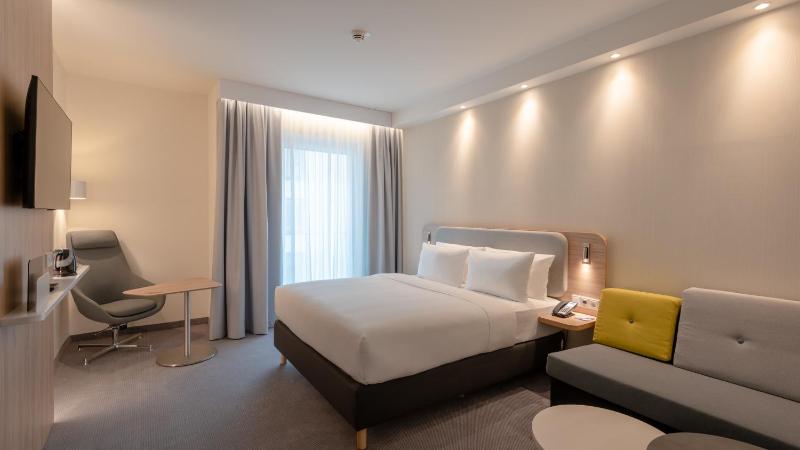 Holiday Inn Express Munich North By IHG - image 2