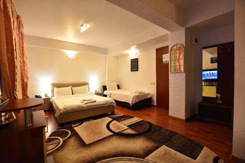 Hotel Euphoria - image 2