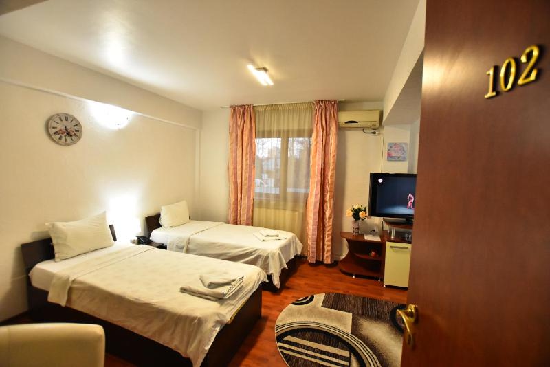 Hotel Euphoria - image 12