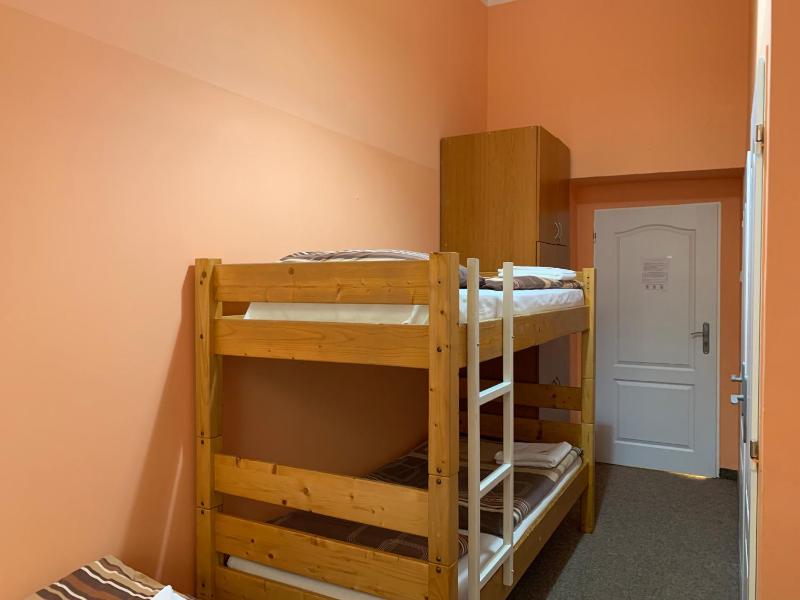 Economy Quadruple Room image 2